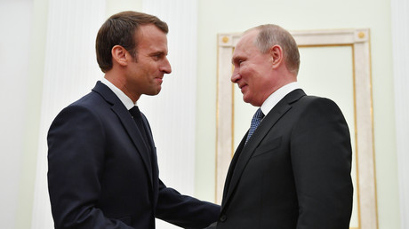 8 Mai : Poutine salue auprès de Macron «l'exploit des pilotes de l'escadrille Normandie-Niemen»