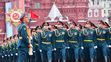 Poutine estime que le pic de la pandémie est passé et annonce la date du défilé de la Victoire