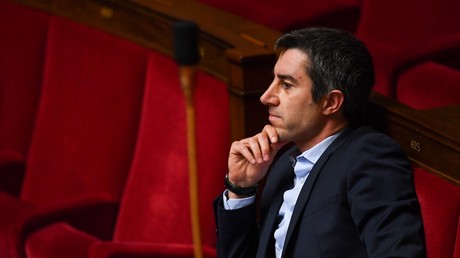 François Ruffin, député France insoumise, réagit lors d'un débat sur le projet de loi de réforme des retraites, à l'Assemblée nationale à Paris, le 17 février 2020 (image d'illustration).