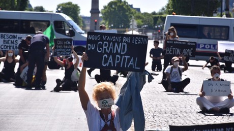 58 personnes verbalisées lors d’un rassemblement d’Extinction Rebellion sur les Champs-Elysées