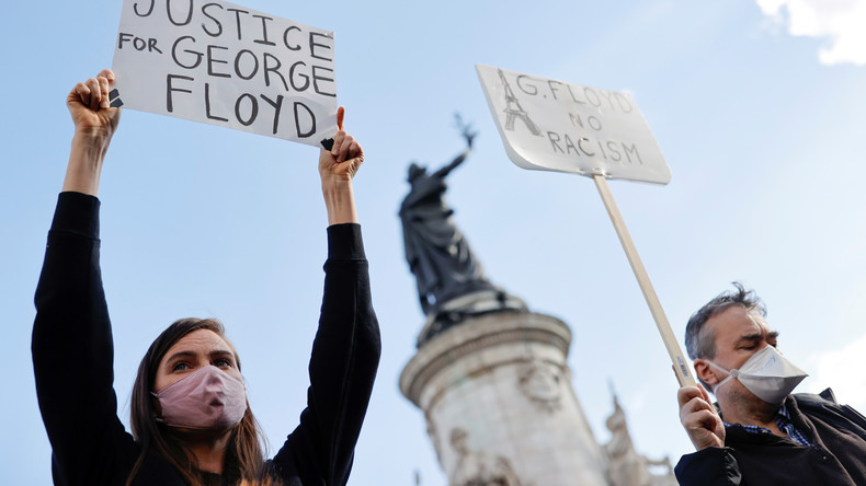 Paris : à l'appel de SOS Racisme, plus de 2 000 personnes rendent hommage à George Floyd