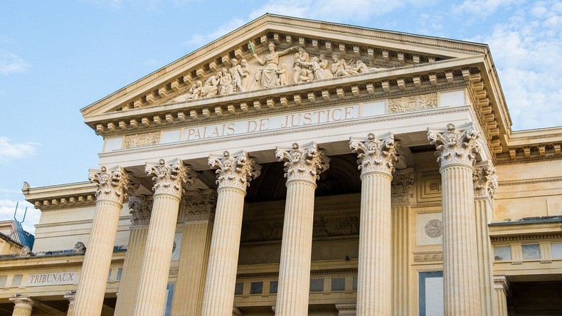 Suicide d'un homme par arme à feu dans l'enceinte du palais de justice de Nîmes