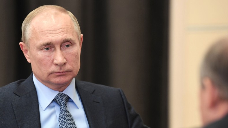 С'est eux qui voulaient la dictature du prolétariat ! Poutine répond aux communistes sur sa réforme