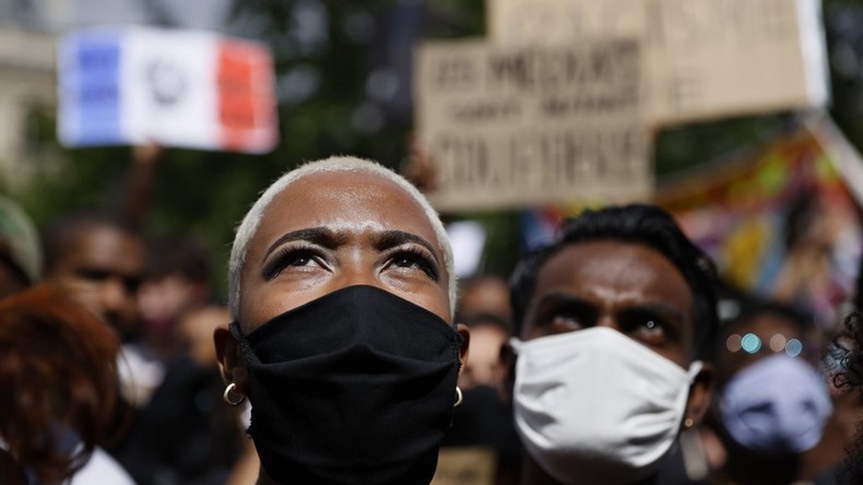 Les personnes noires continuent de subir de «nombreuses discriminations», selon la CNCDH