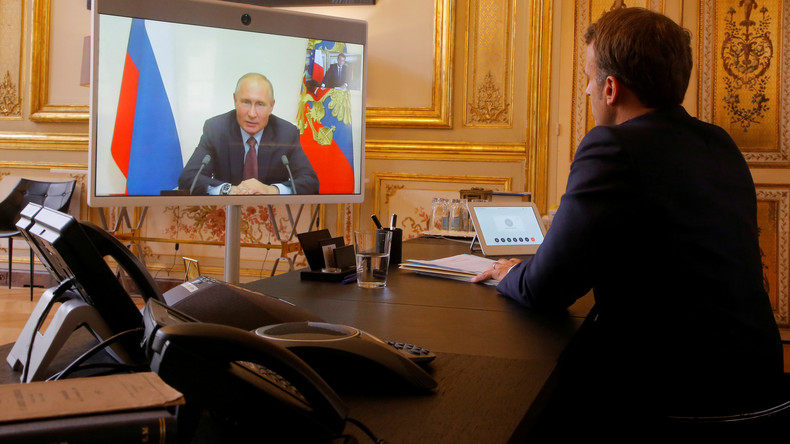 Emmanuel Macron souhaite se rendre en Russie à l'invitation de Vladimir Poutine