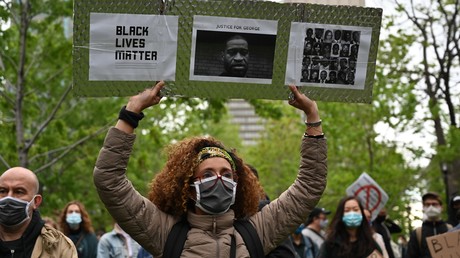 A Montréal, une manifestation en soutien à George Floyd dégénère en affrontements et pillages