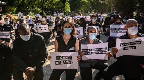Manifestation devant l'ambassade des Etats-Unis à Paris le 1er juin 2020.