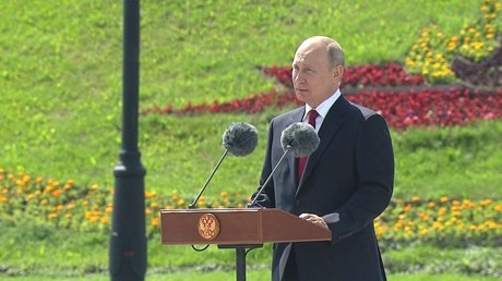 30 ans après l'indépendance de la Russie vis-à-vis de l'URSS, Vladimir Poutine célèbre la patrie
