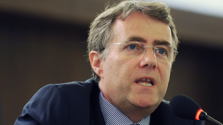 Le candidat LR à la mairie d'Orléans a-t-il mené campagne... en offrant 80 000 masques ?