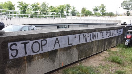 Farida, l'infirmière interpellée, sort de garde à vue : trois chefs d'accusation retenus contre elle