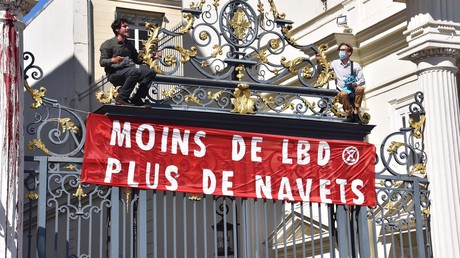 Extinction Rebellion dénonce les «violences policières» devant le ministère de l'Intérieur