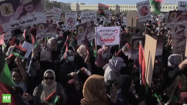 Libye : des milliers de personnes dans les rues de Benghazi pour dénoncer le soutien turc au GNA