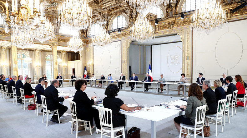 Stéphane Rozès : «Le gouvernement Castex apparaît moins néolibéral»