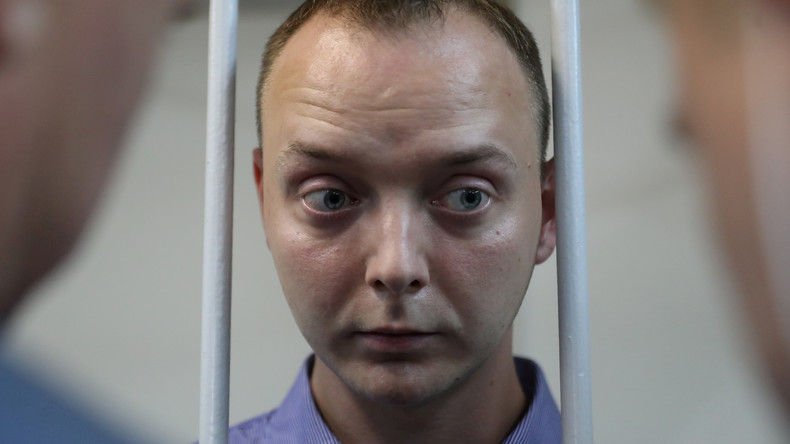 Un ex-journaliste russe accusé de haute trahison placé en détention provisoire