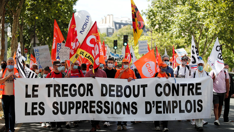 Les salariés de Nokia manifestent à Paris contre la suppression de 1 233 emplois