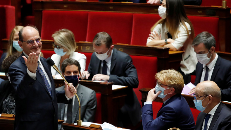 Jean Castex à l'Assemblée :  «Il parle à deux à l'heure pour dire des banalités»