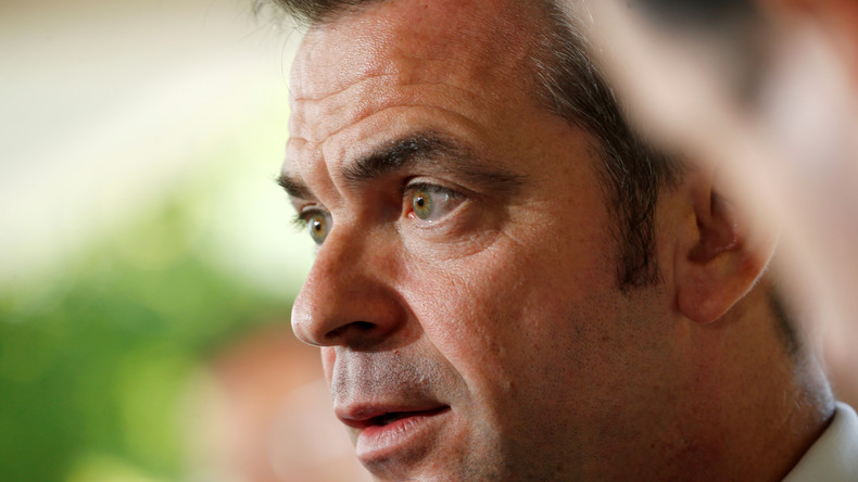 Véran organise une soirée au Grand Palais pour 800 soignants «dans le respect des gestes barrières»