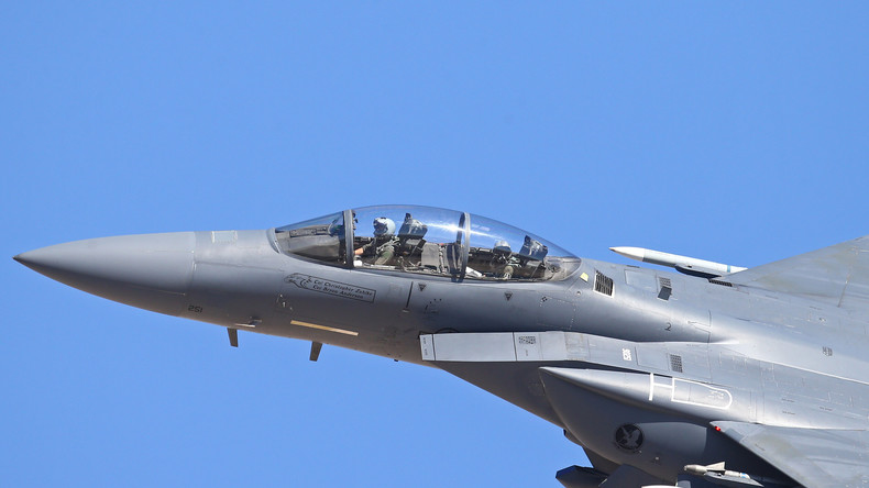 Syrie: un avion de ligne iranien manœuvre pour éviter la collision avec un avion militaire américain