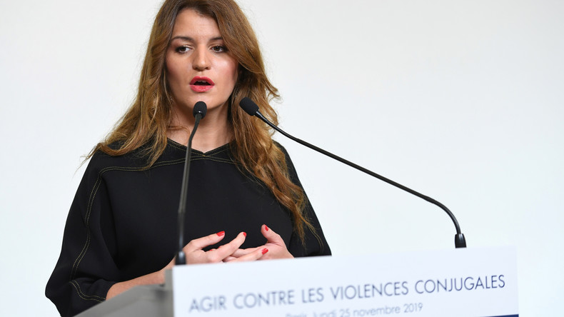 Expulsion des étrangers coupables de violences sexuelles : Schiappa persiste et signe
