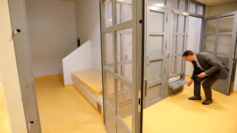 Insultes et mauvais traitements au TGI de Paris : cinq policiers sanctionnés