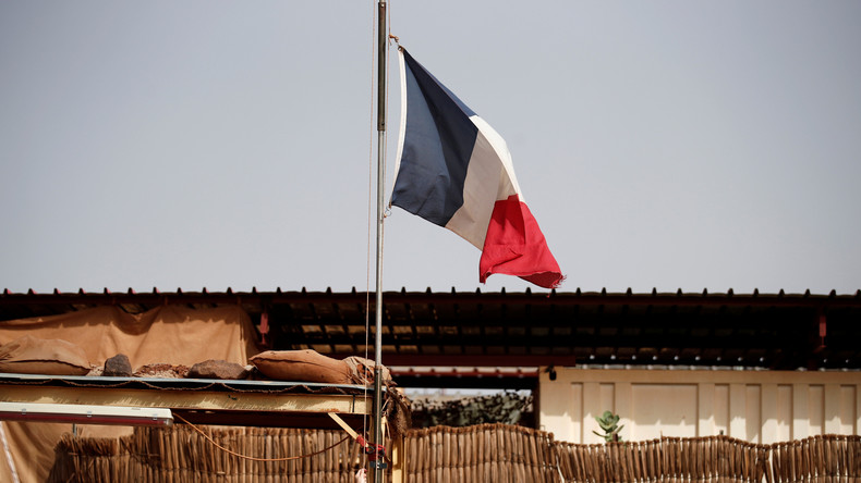La France rend hommage au soldat français tué au Mali