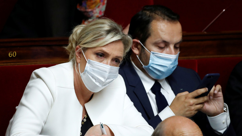 Plusieurs députés, dont Marine Le Pen, déposent une proposition de loi contre l'écriture inclusive