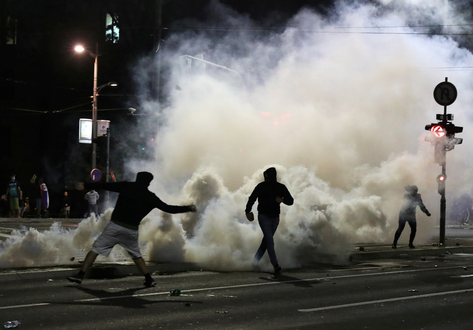 Covid-19: intenses débordements nocturnes à Belgrade après l'annonce gouvernementale d'un couvre-feu