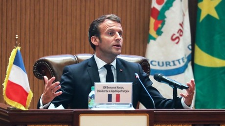 Le président Emmanuel Macron s'exprime lors de la conférence de presse de clôture du sommet du G5 Sahel, le 30 juin 2020, à Nouakchott, en Mauritanie.