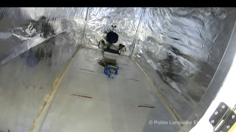 Sécateurs, scie, scalpels : découverte aux Pays-Bas de conteneurs transformés en chambre de torture