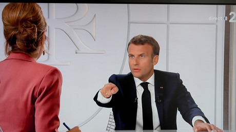 Après une interview ratée, faut-il croire Macron sur la stabilité fiscale ?