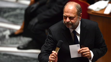 Le ministre français de la Justice Eric Dupond-Moretti s'exprime lors d'une séance de questions au gouvernement à l'Assemblée nationale française à Paris le 8 juillet 2020 (image d'illustration).