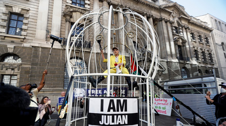 Le happening de Vivienne Westwood en soutien à Julian Assange, à Londres, le 21 juillet.