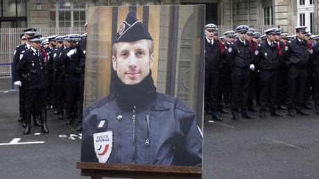 Policier tué sur les Champs-Elysées : le parquet antiterroriste veut un procès pour quatre suspects