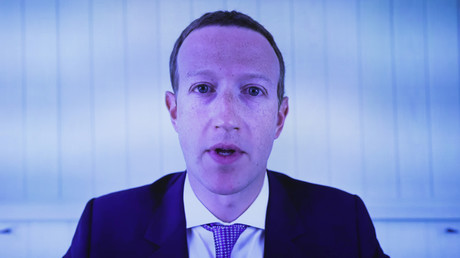 Le patron de Facebook Mark Zuckerberg le 29 juillet lors de son audition.