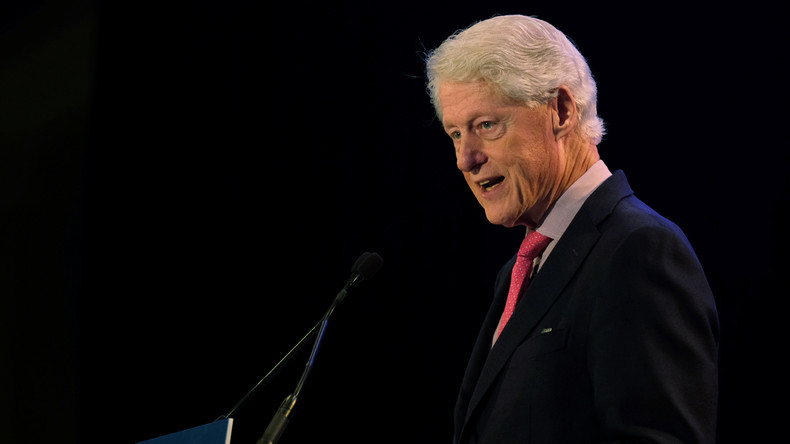 Une victime présumée de trafic sexuel affirme avoir vu Bill Clinton sur l'île de Jeffrey Epstein
