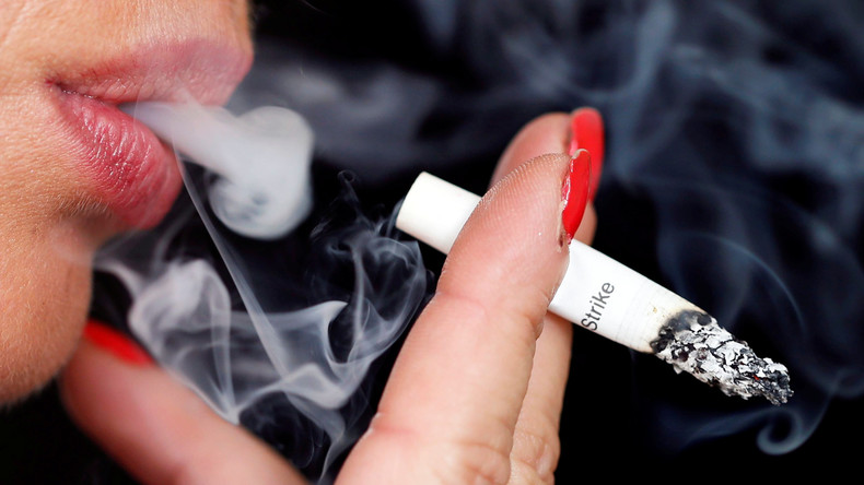 Interdire de fumer dans la rue : une option face au Covid, pour le maire EELV de Bordeaux