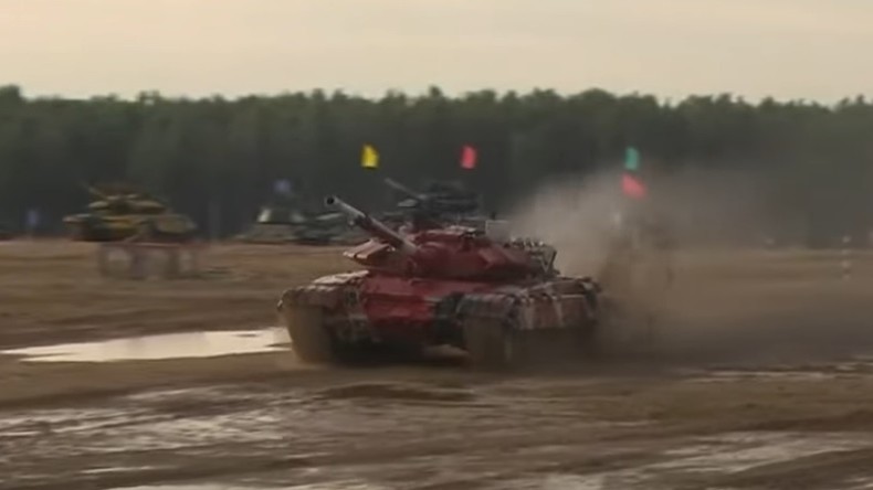 La compétition de biathlon de chars des Jeux militaires internationaux 2020 se tient à Alabino