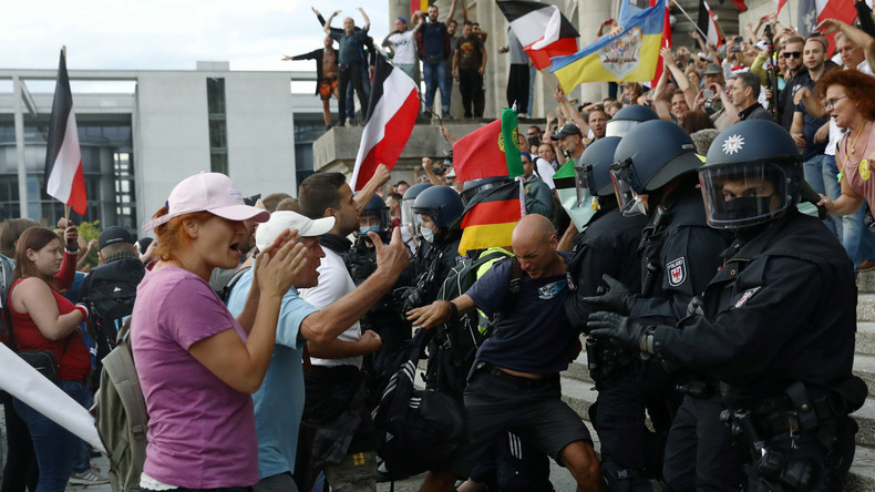 Allemagne : des centaines de manifestants tentent de pénétrer dans le Reichstag