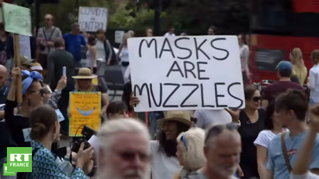 «Les masques sont des muselières» : manifestation contre le port du masque obligatoire à Londres