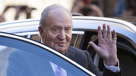 Soupçonné de corruption, l'ancien roi d'Espagne Juan Carlos décide de s'exiler