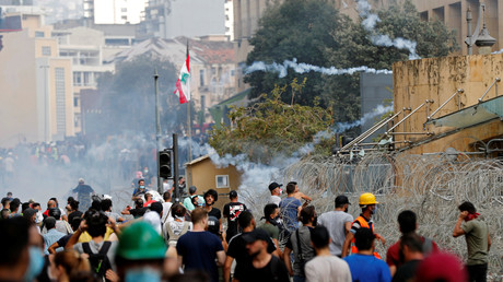 Beyrouth : vaste mobilisation contre le gouvernement, des manifestants pénètrent dans un ministère
