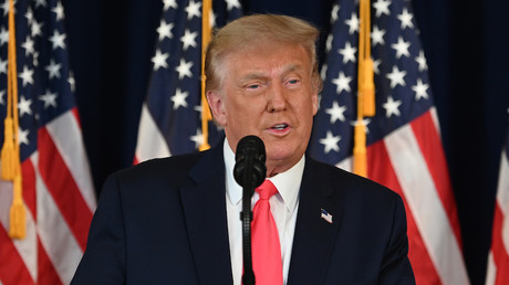 Faute d'accord au Congrès, Donald Trump signe un nouveau plan d’aide économique aux Américains