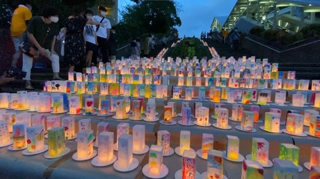 Japon : des centaines de personnes rendent hommage aux victimes du bombardement atomique de Nagasaki