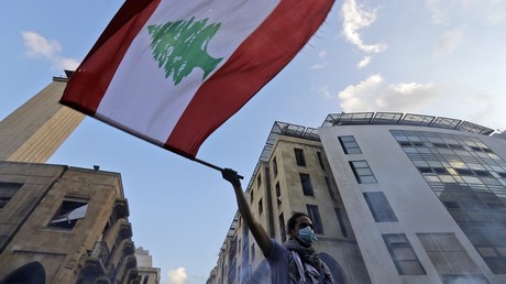 A Beyrouth, les manifestants dans la rue malgré la démission du gouvernement