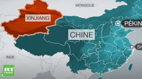 Situé à l'extrême-ouest de la Chine, le Xinjiang est l'une des cinq régions autonomes du pays. Ce vaste espace de plus d'un million et demi de kilomètres carrés est peuplé de plusieurs ethnies, dont celle des Ouïghours, une population turcophone majoritairement composée de musulmans sunnites.