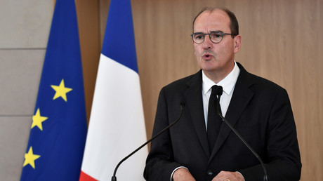 A Orly le 14 août 2020, le Premier ministre Jean Castex a prononcé un hommage aux six humanitaires français d'Acted tués au Niger.