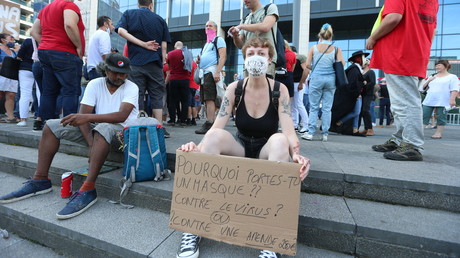 «Corona Circus» : à Bruxelles, des manifestants dénoncent des «mesures liberticides» contre le Covid