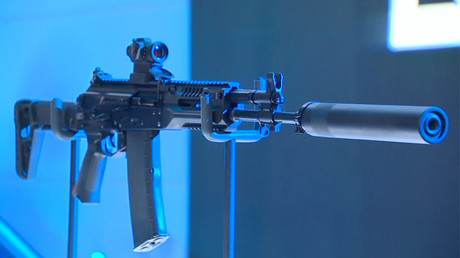 Kalachnikov présente le nouvel AK-19 et le fusil «intelligent» MP-155 Ultima