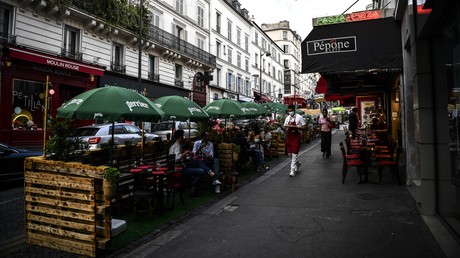 Le gouvernement «n'exclut pas» une fermeture des bars et restaurants à 23h à Paris, annonce Attal
