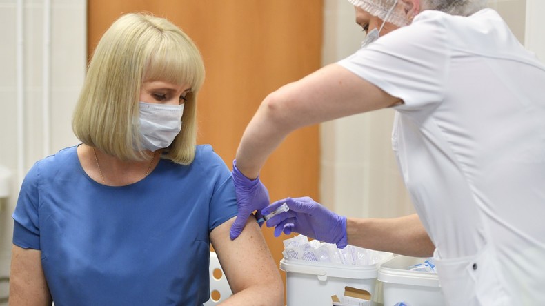 Covid-19 : des milliers d'habitants de Moscou vaccinés dans le cadre d'un test